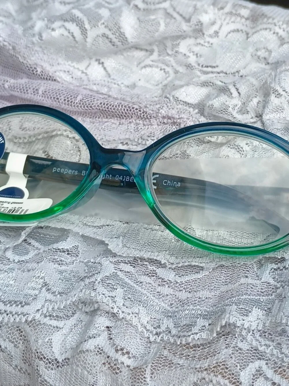 Reading Glasses by Peepers (Filly), +2.25 strength, teal/green ombre color, NWT